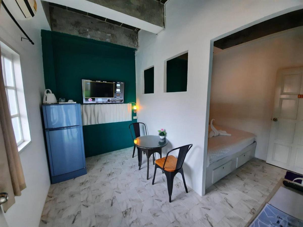 Phuket Best Stay Hostel מראה חיצוני תמונה