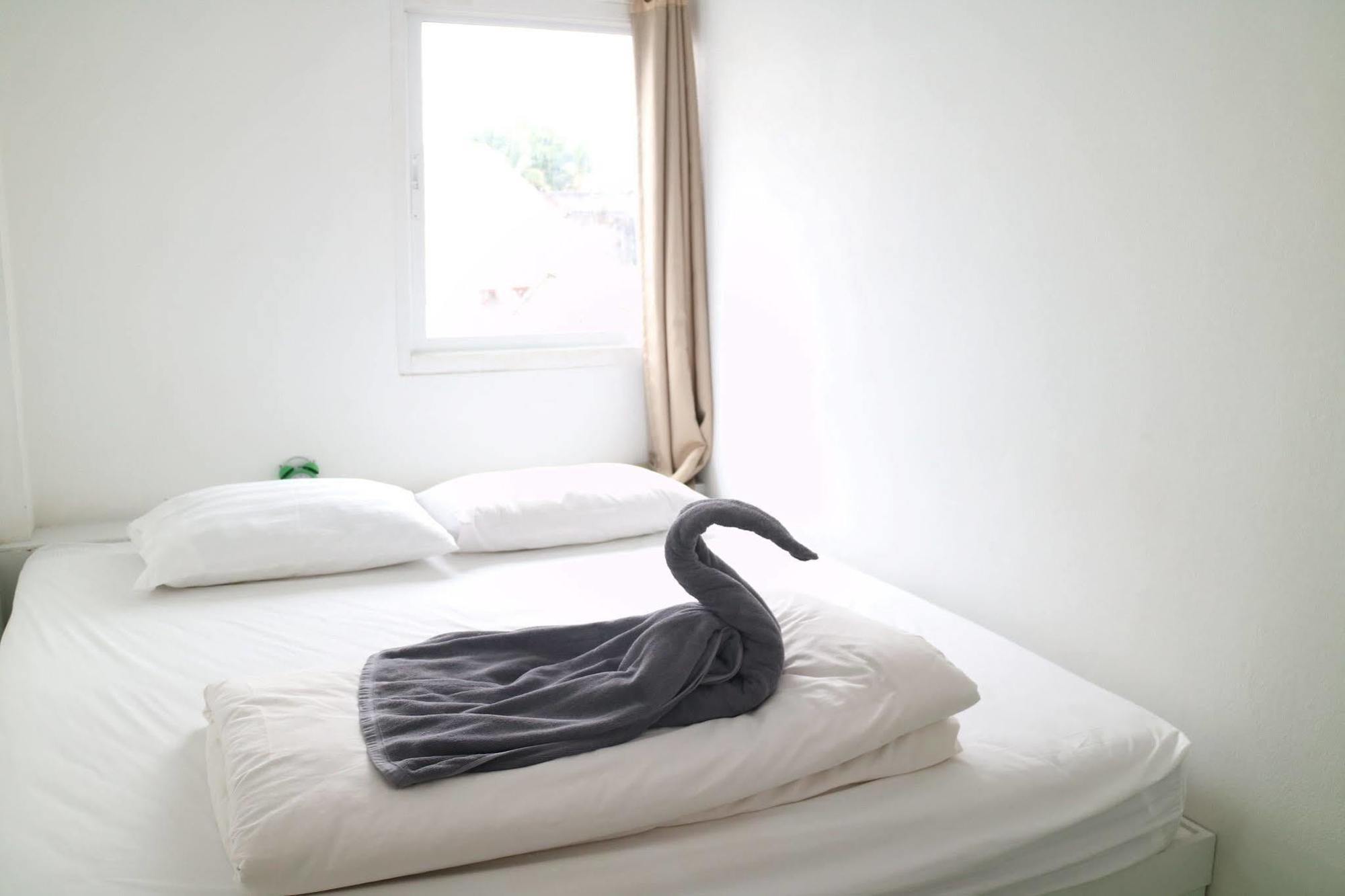 Phuket Best Stay Hostel מראה חיצוני תמונה